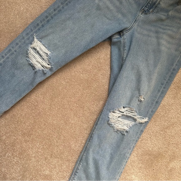 🦋 American Eagle Stretch Short Size 2 Distressed Medium Wash Skinny Jeans - Picture 9 of 15